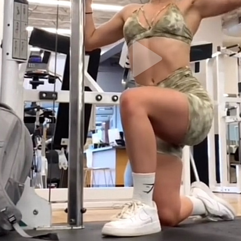 Cute workout set! L